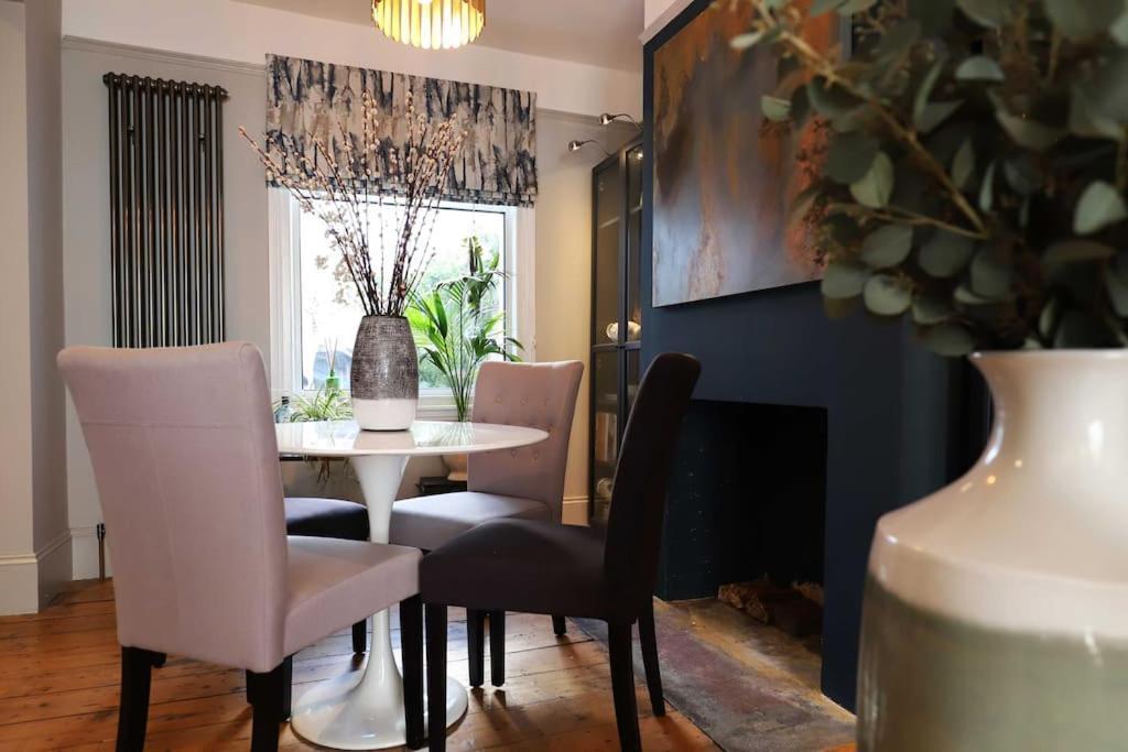 Stylish Townhouse 15 Mins To Laines & Seafront Holiday home