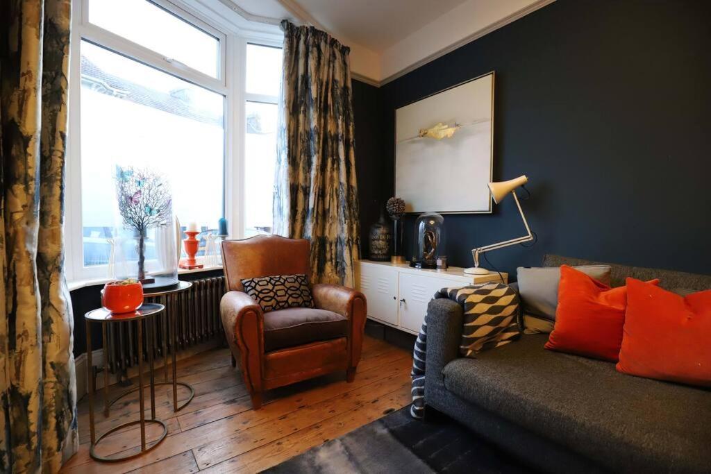 Stylish Townhouse 15 Mins To Laines & Seafront Holiday home